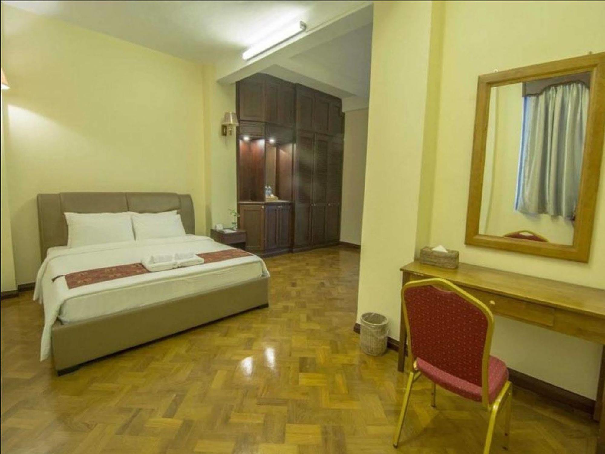 Asia Plaza Hotel Yangon Exterior foto