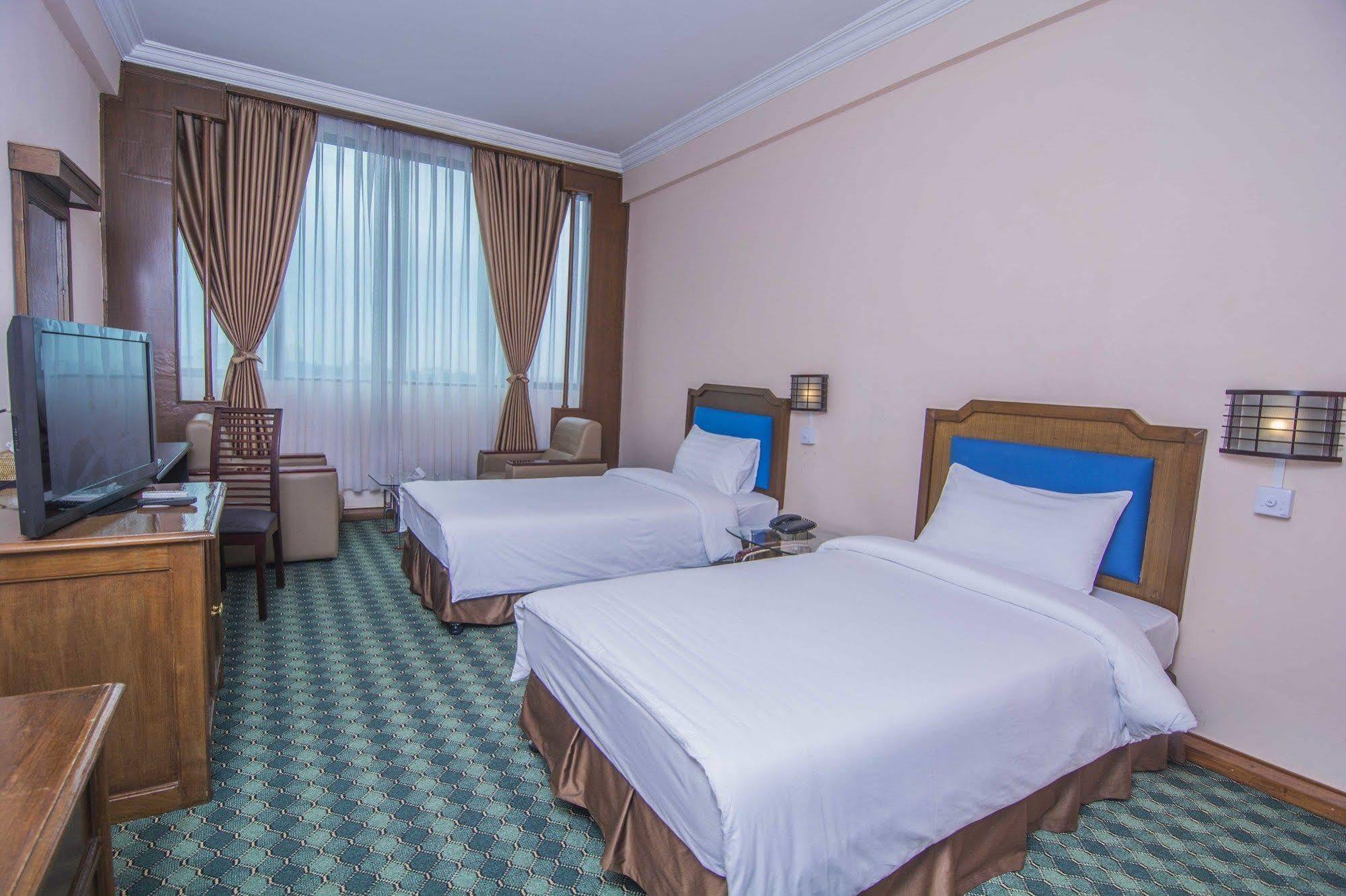 Asia Plaza Hotel Yangon Exterior foto